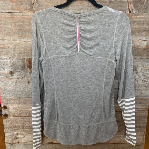 Mondetta long sleeve size small - Picture 5 of 5